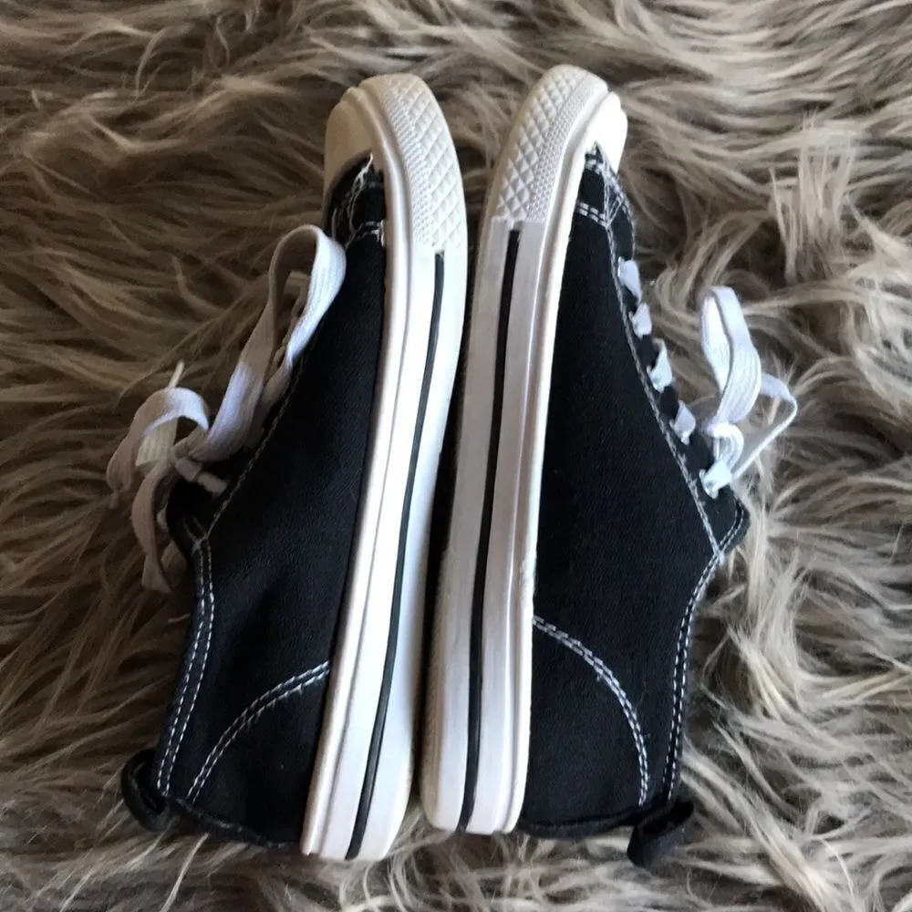 Black canvas low top sneakers kids 2